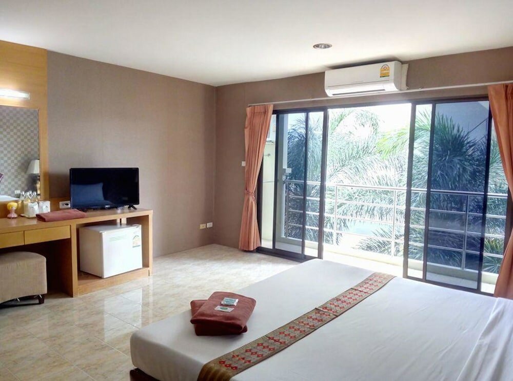 Фото Pearl Place Hotel