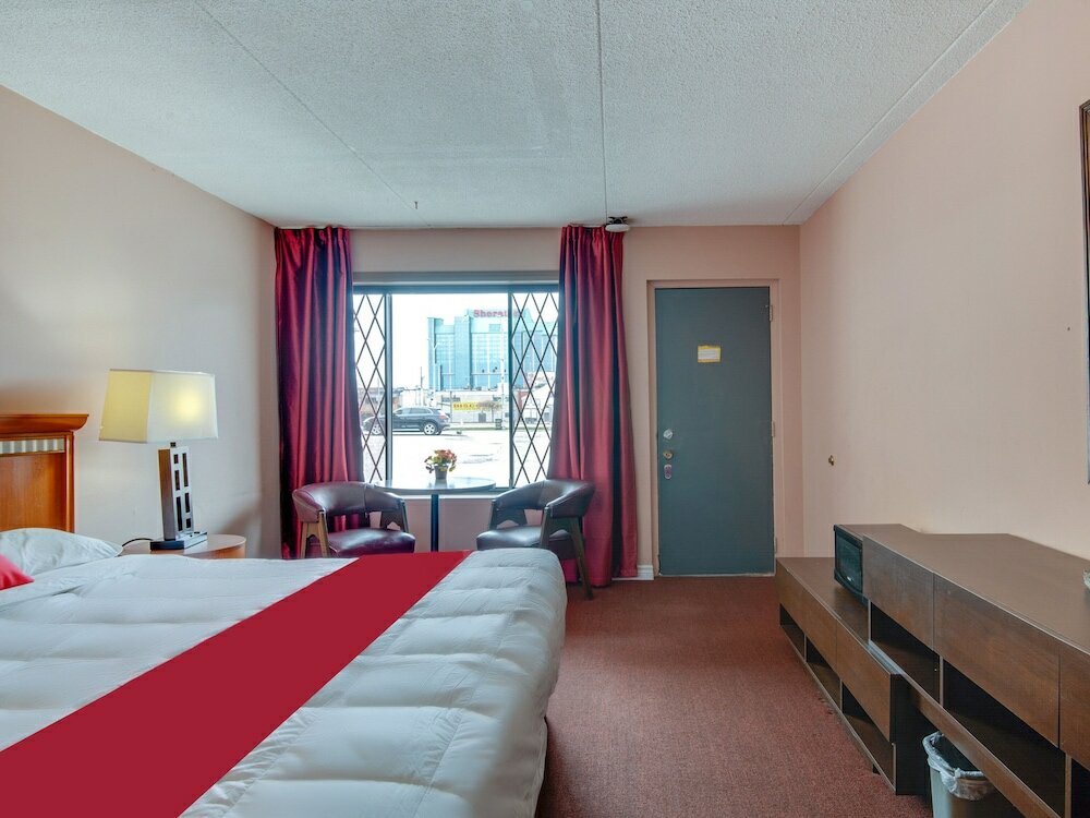 Фото Oyo Hotel Niagara Falls, On - Fallsview