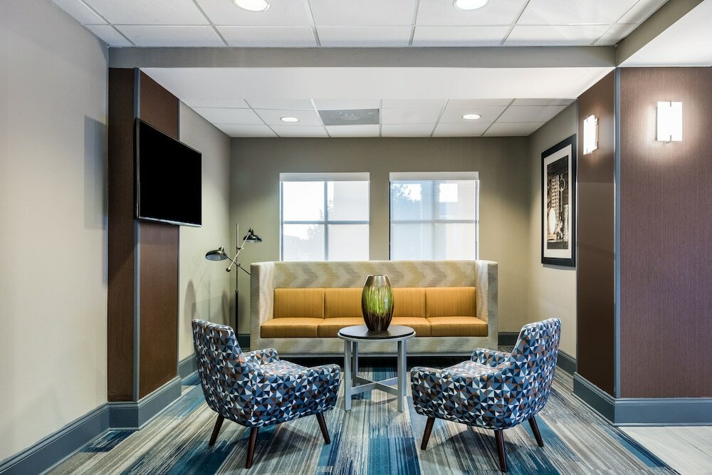 Фото Holiday Inn Express & Suites Grenada