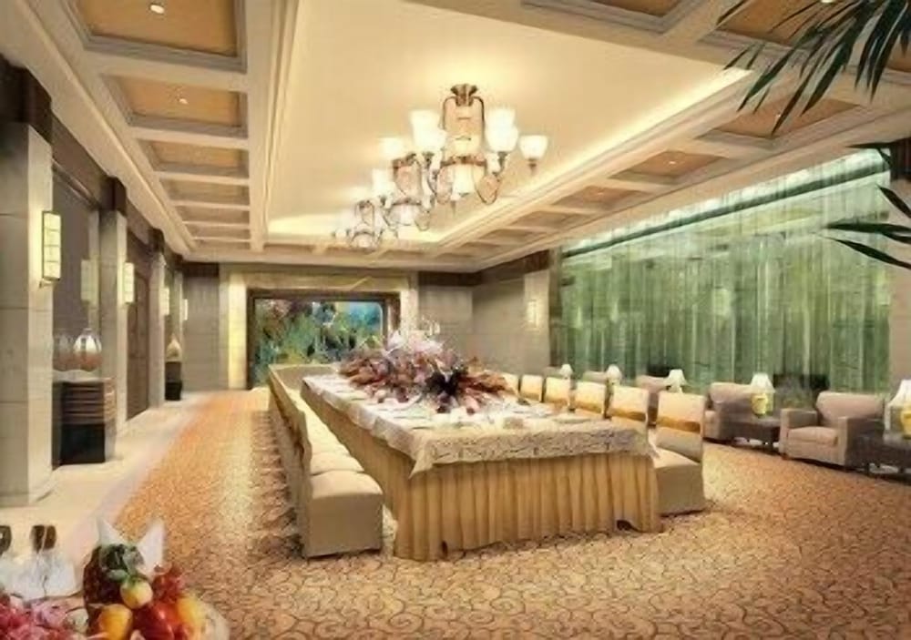 Фото Yishiyuan Hotel