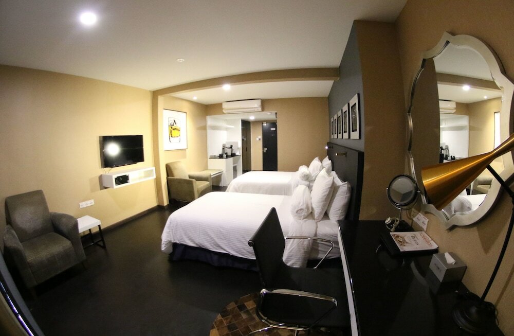 Фото Bedrock Hotel