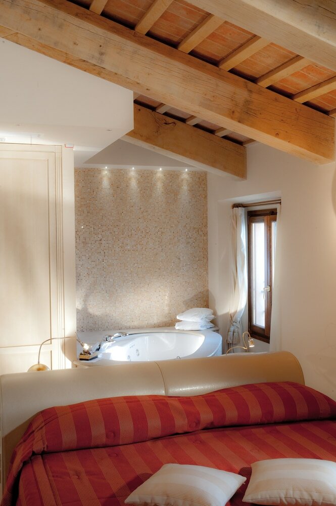 Фото Oste del Castello Wellness & Bike Hotel