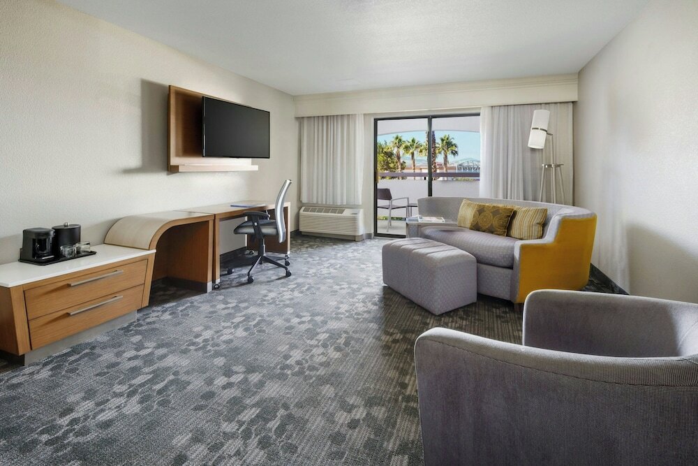 Фото Courtyard Palmdale