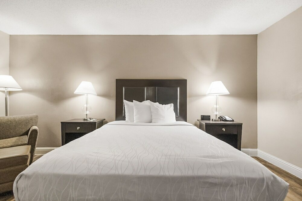 Фото Econo Lodge Inn & Suites Yuba City - Marysville