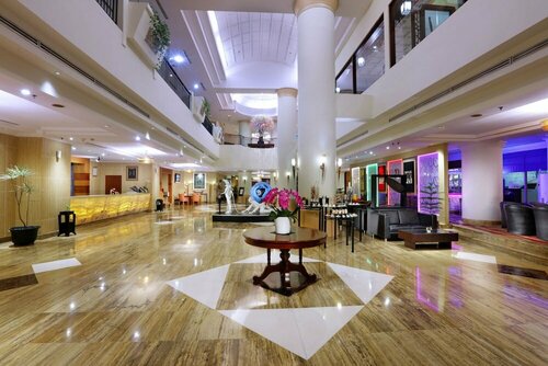 Внешний вид отеля Grand Candi Hotel в Семаранге, фото 2