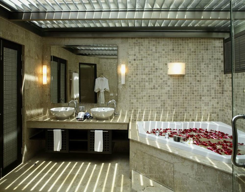 Фото IndoChine Resort & Villas