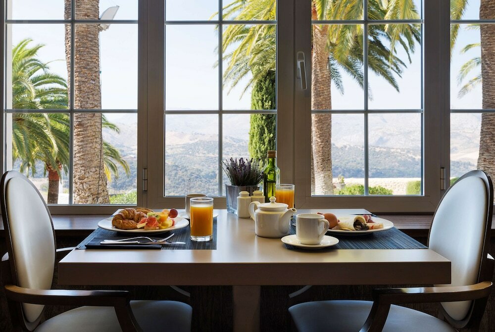 Фото Catalonia Reina Victoria