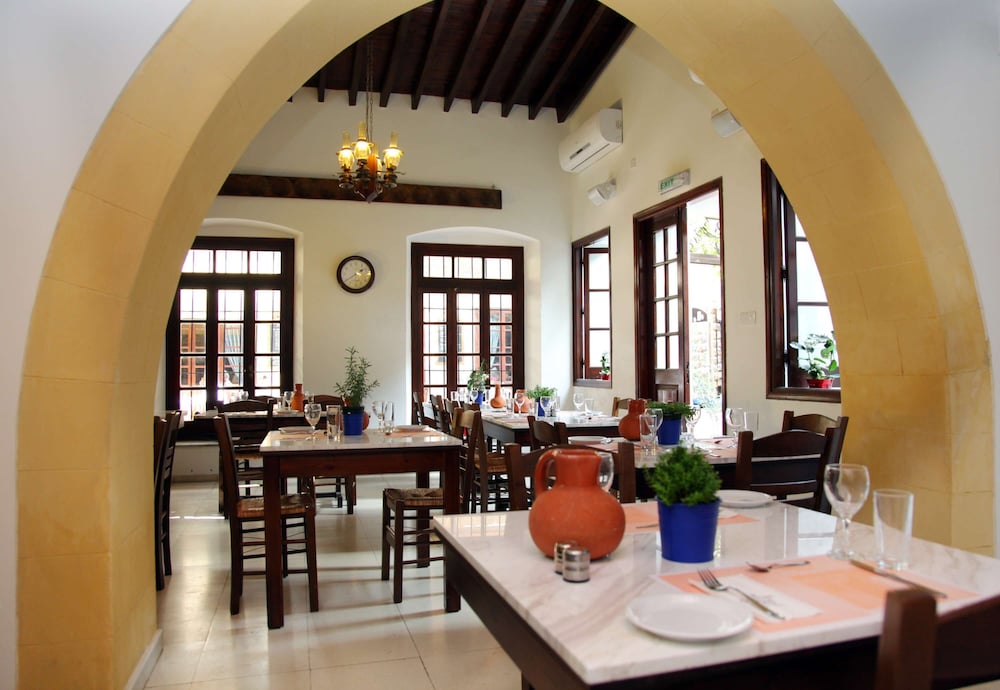 Фото Centrum Hotel