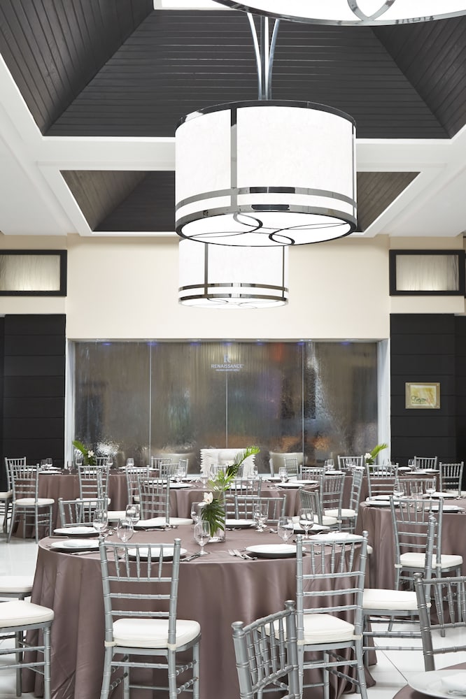Фото Renaissance Orlando Airport Hotel by Marriott