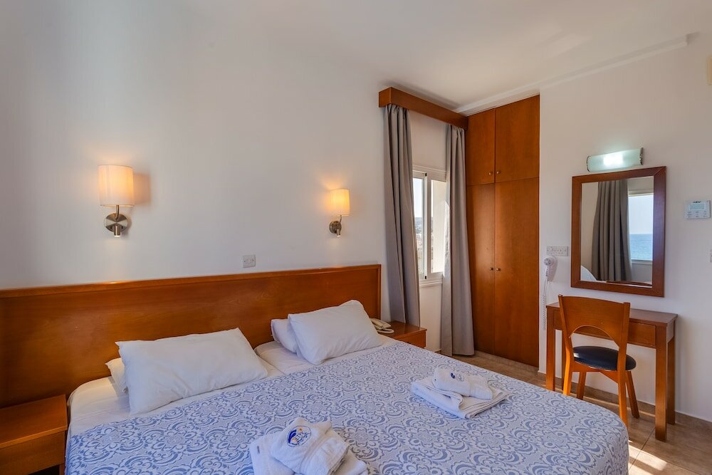 Фото Tetyk Hotel Apartments