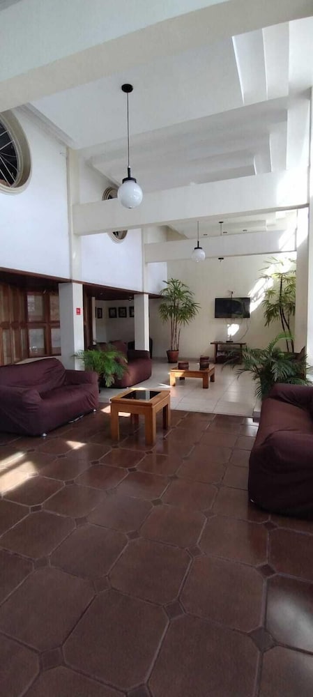 Фото Oyo Hotel La Rocca, Goiânia