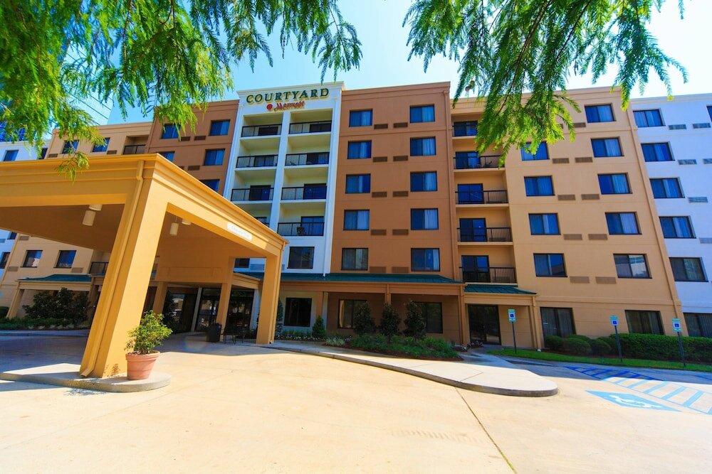 Фото Courtyard by Marriott New Orleans Metairie