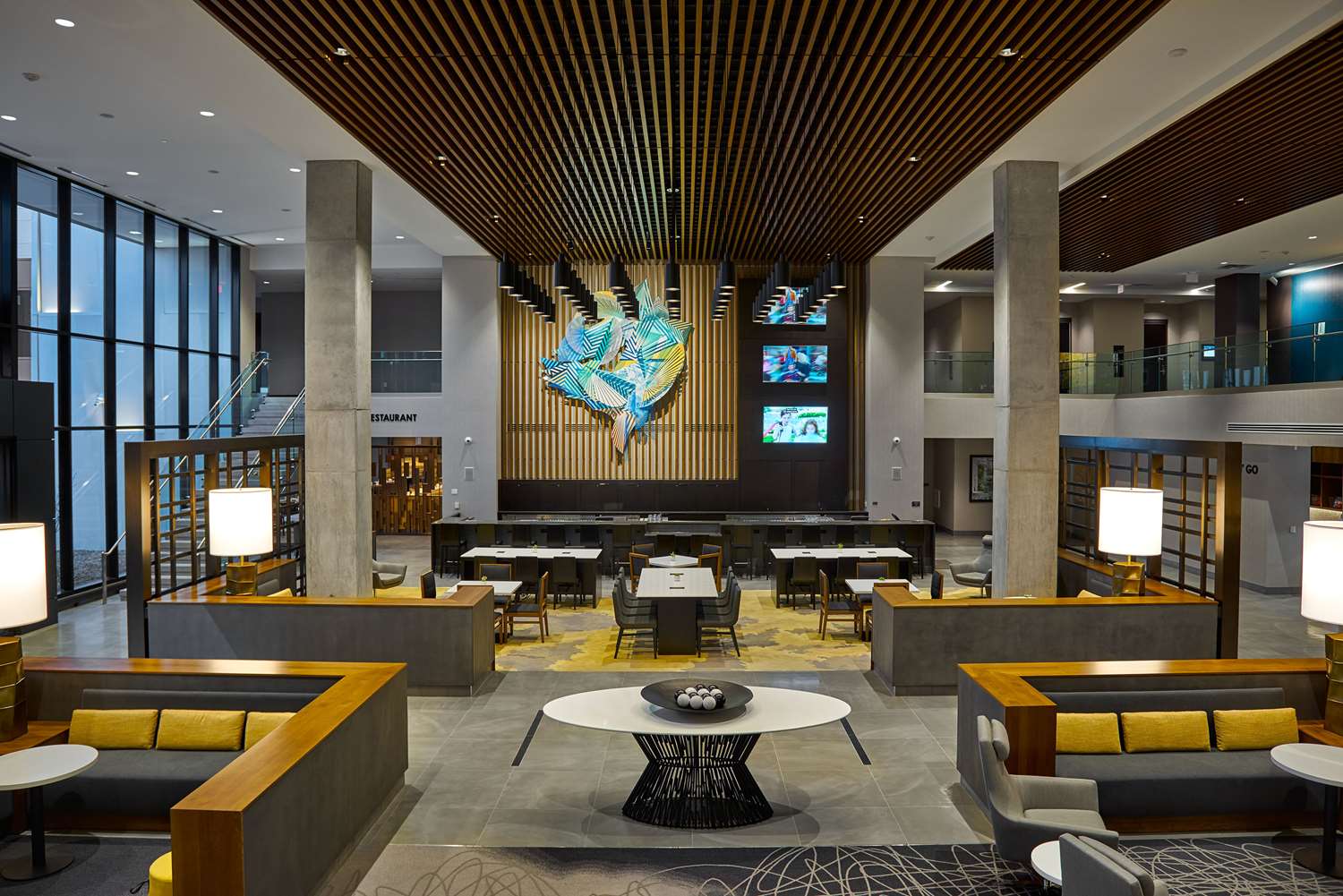 Фото Hilton Des Moines Downtown