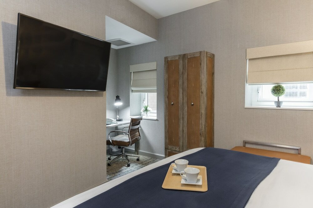 Фото The Artezen Hotel