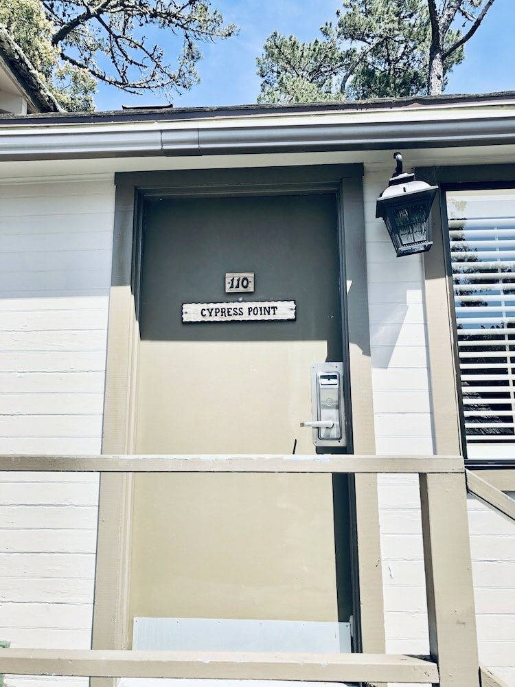 Фото Carmel Resort Inn