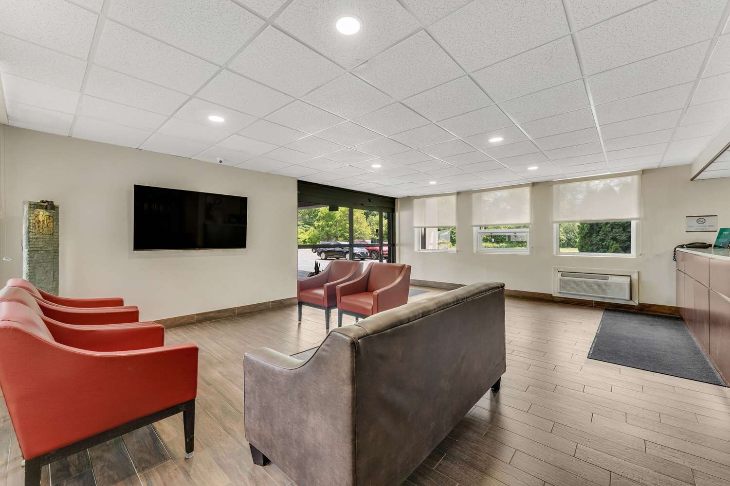 Фото Red Roof Inn Plus+ Easton