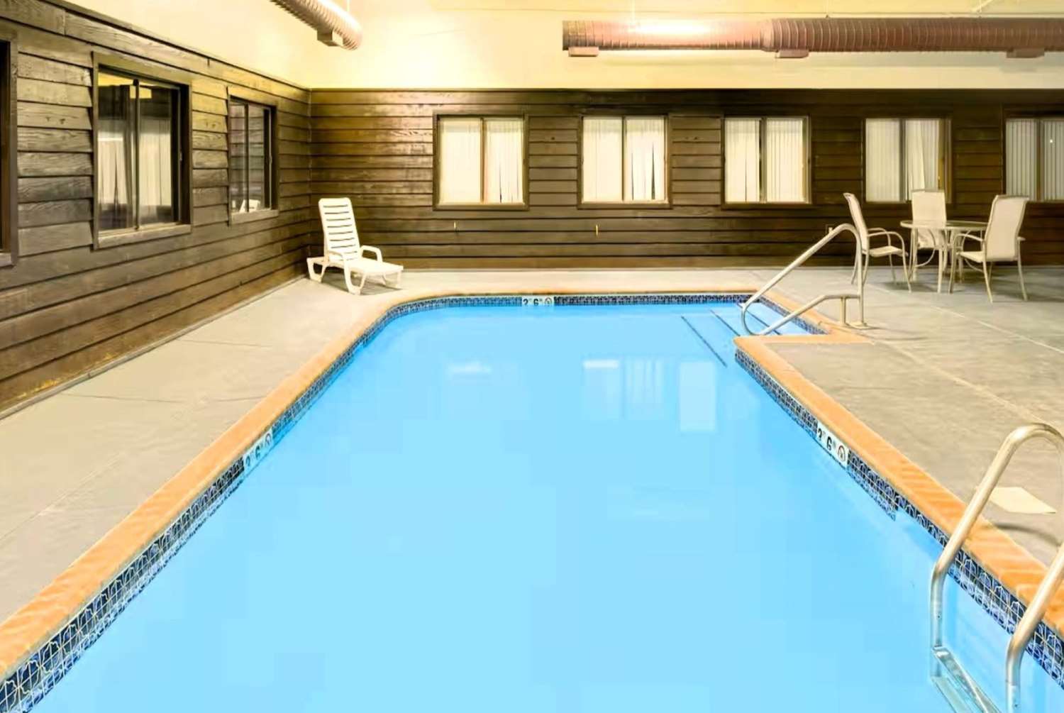 Фото Days Inn by Wyndham North Sioux City