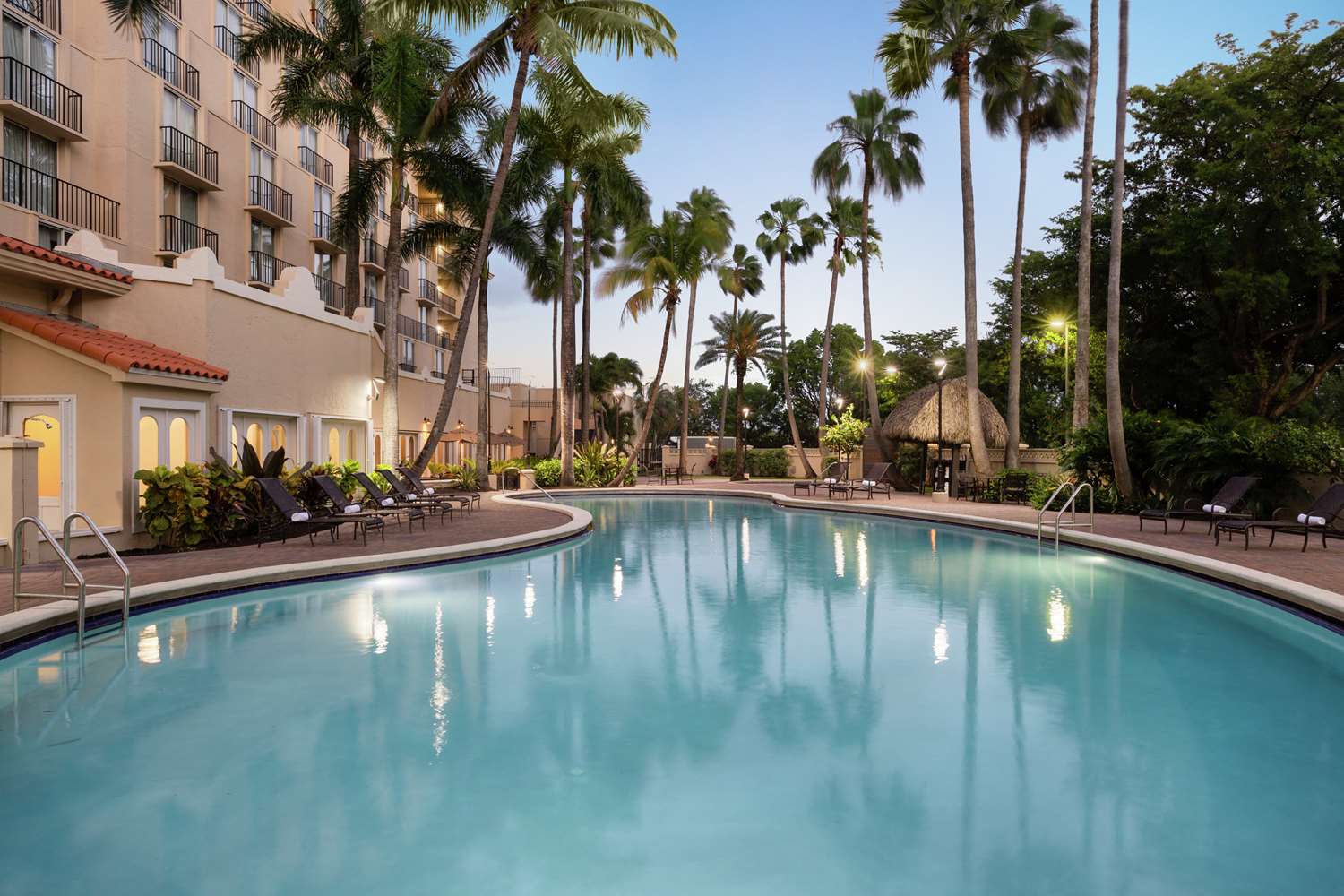 Фото Embassy Suites by Hilton Miami International Airport