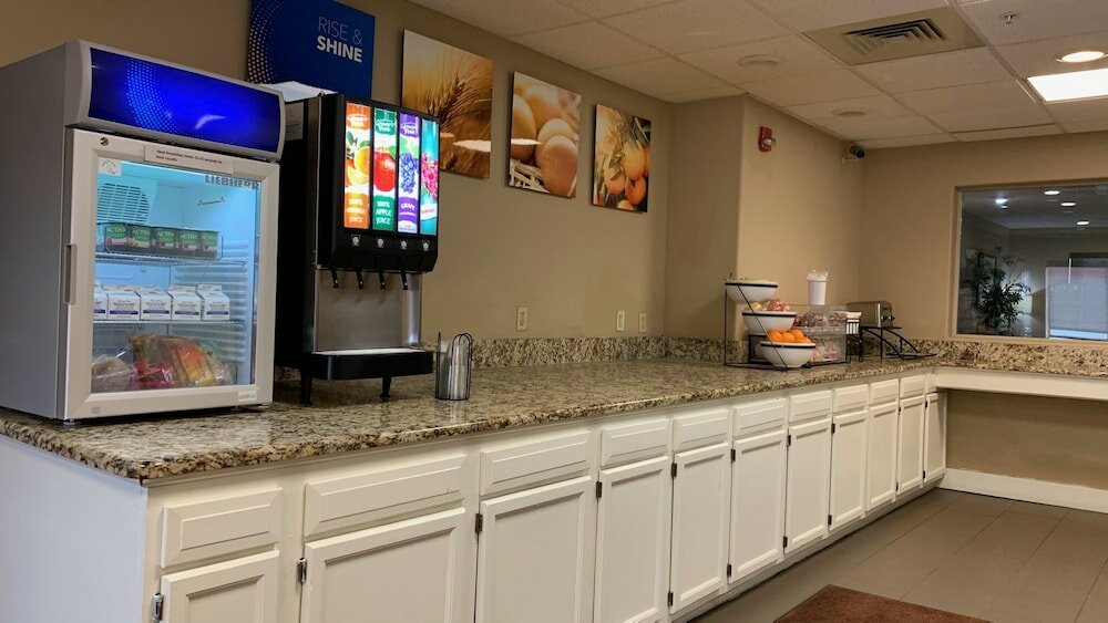 Фото Comfort Inn Garden City