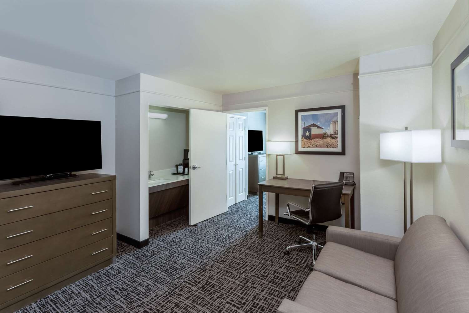 Фото La Quinta Inn & Suites by Wyndham Rockwall