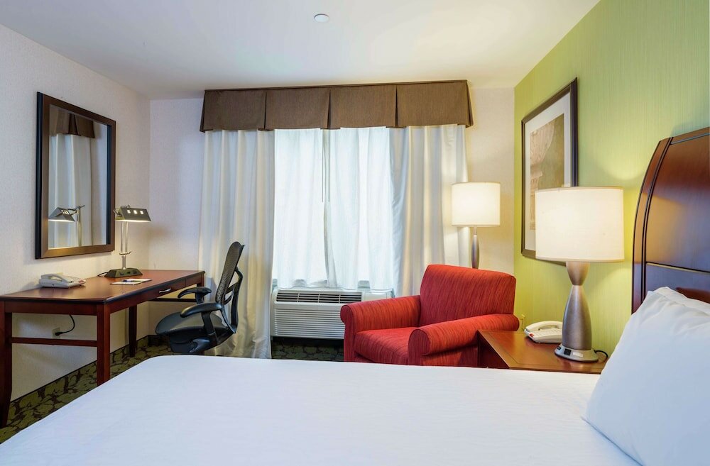 Фото Hilton Garden Inn Queens/JFK Airport
