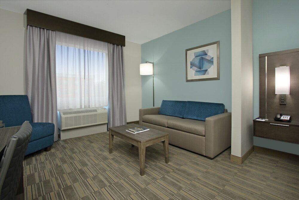 Фото Holiday Inn Express & Suites Lake Charles South Casino Area, an Ihg Hotel