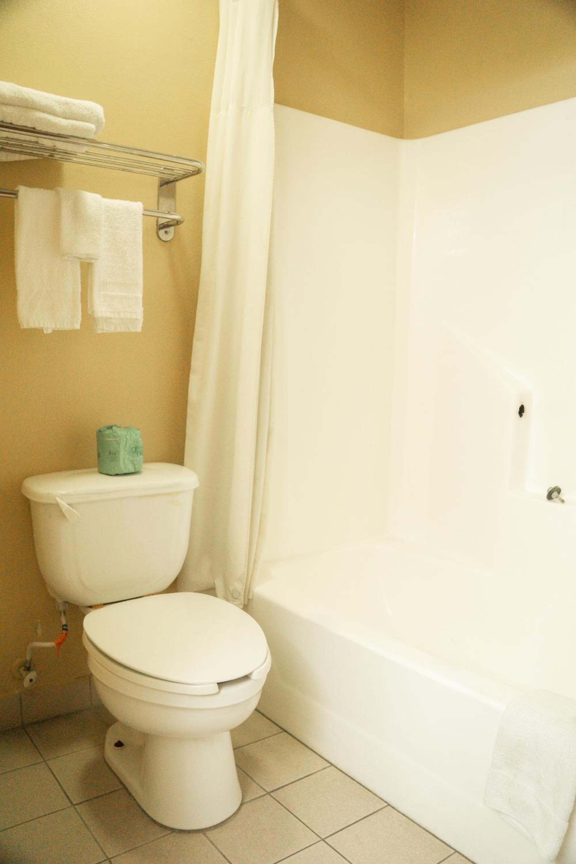 Фото Fairway Inn La Porte