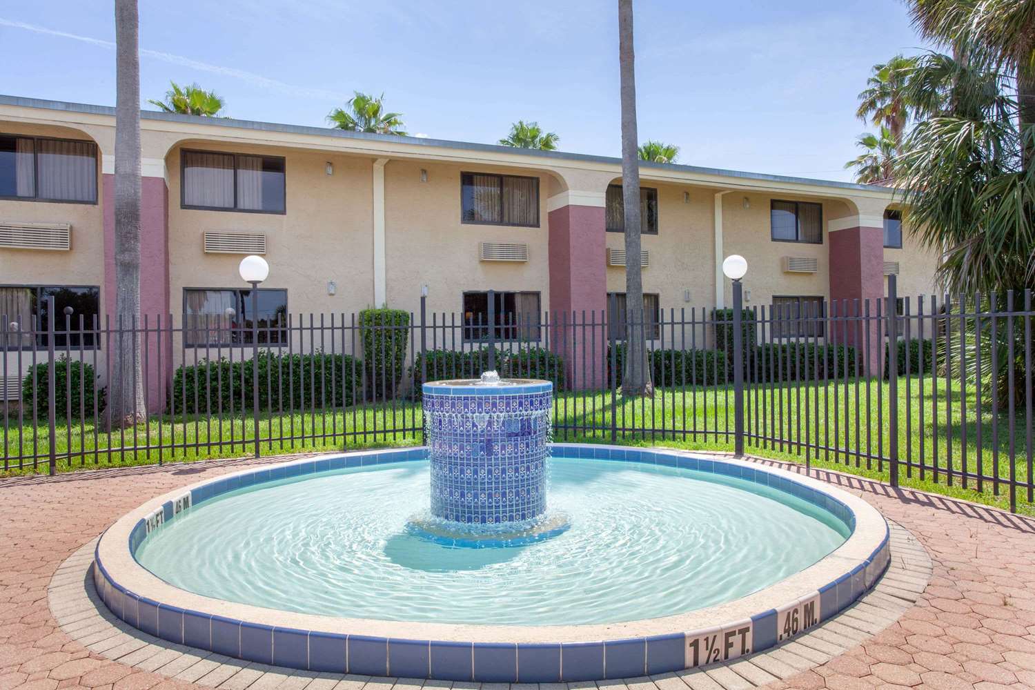 Фото Ramada by Wyndham Davenport Orlando South