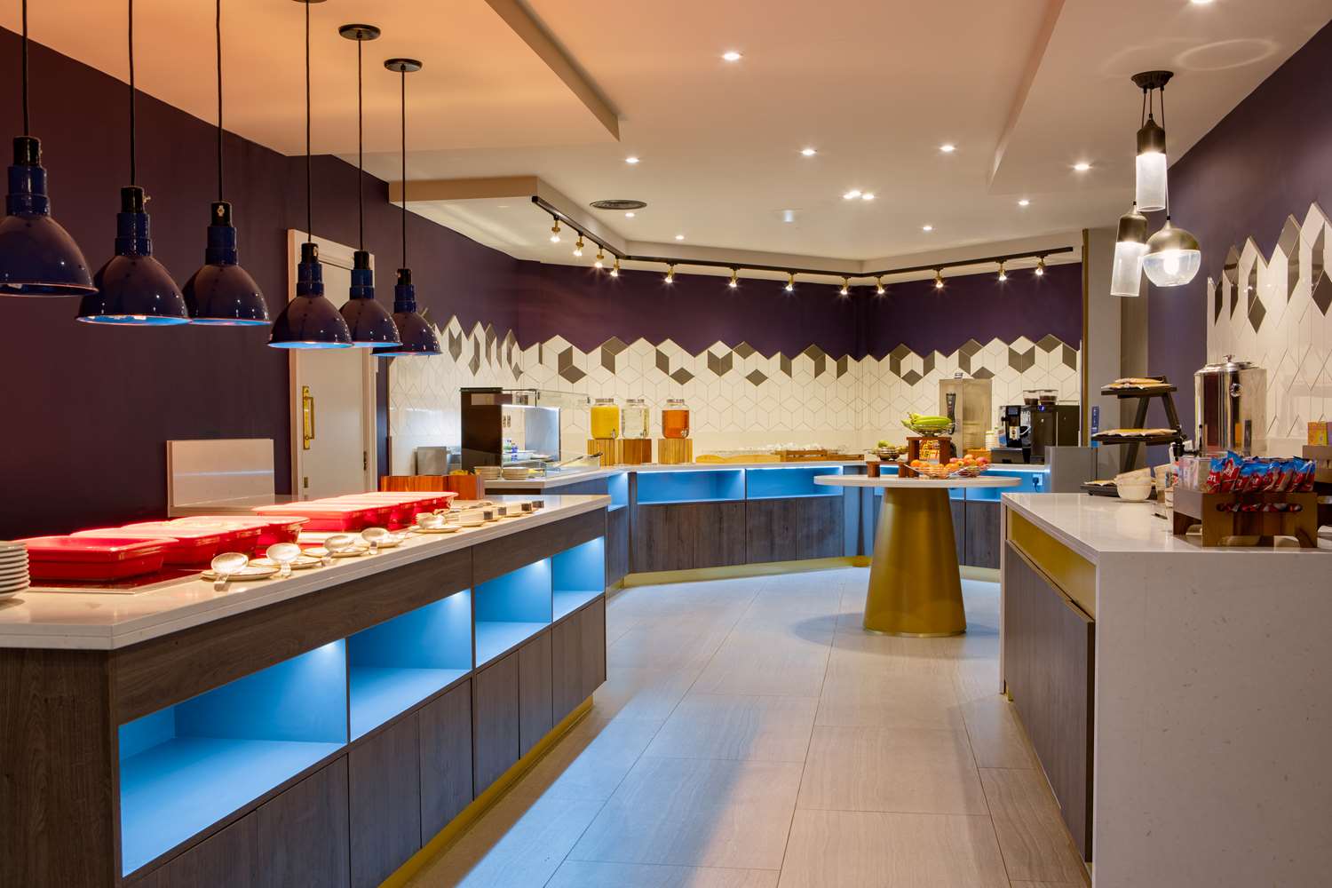 Фото DoubleTree by Hilton London Elstree