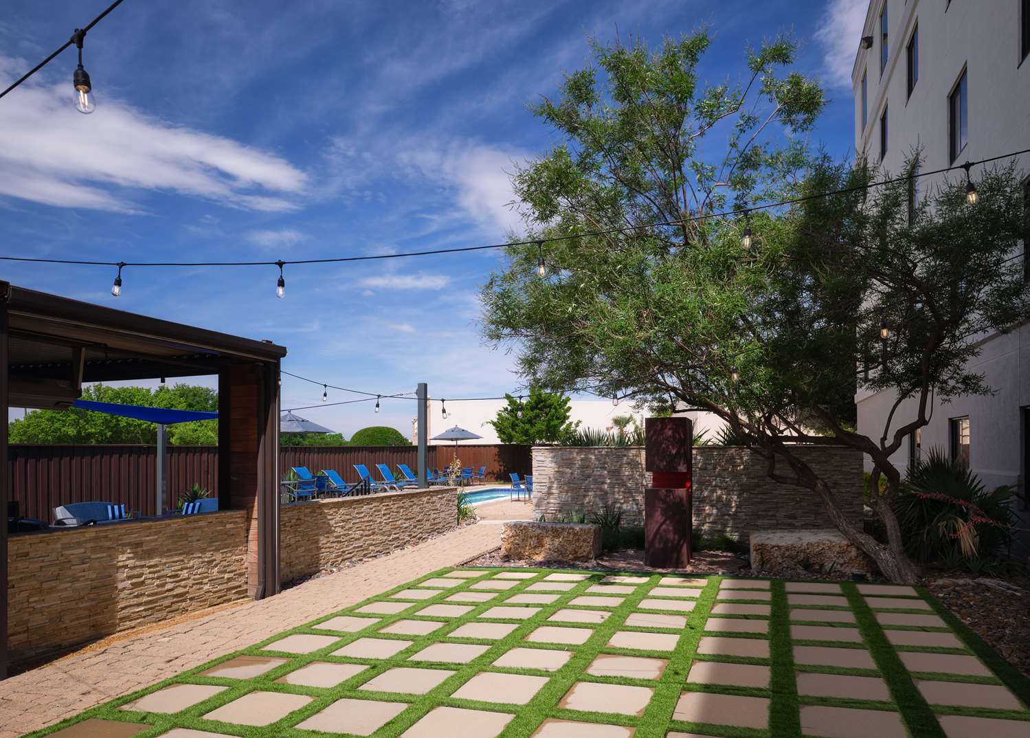 Фото Hilton Garden Inn Las Colinas