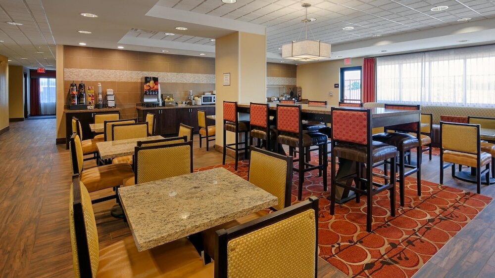 Фото Best Western Plus Desert Poppy Inn