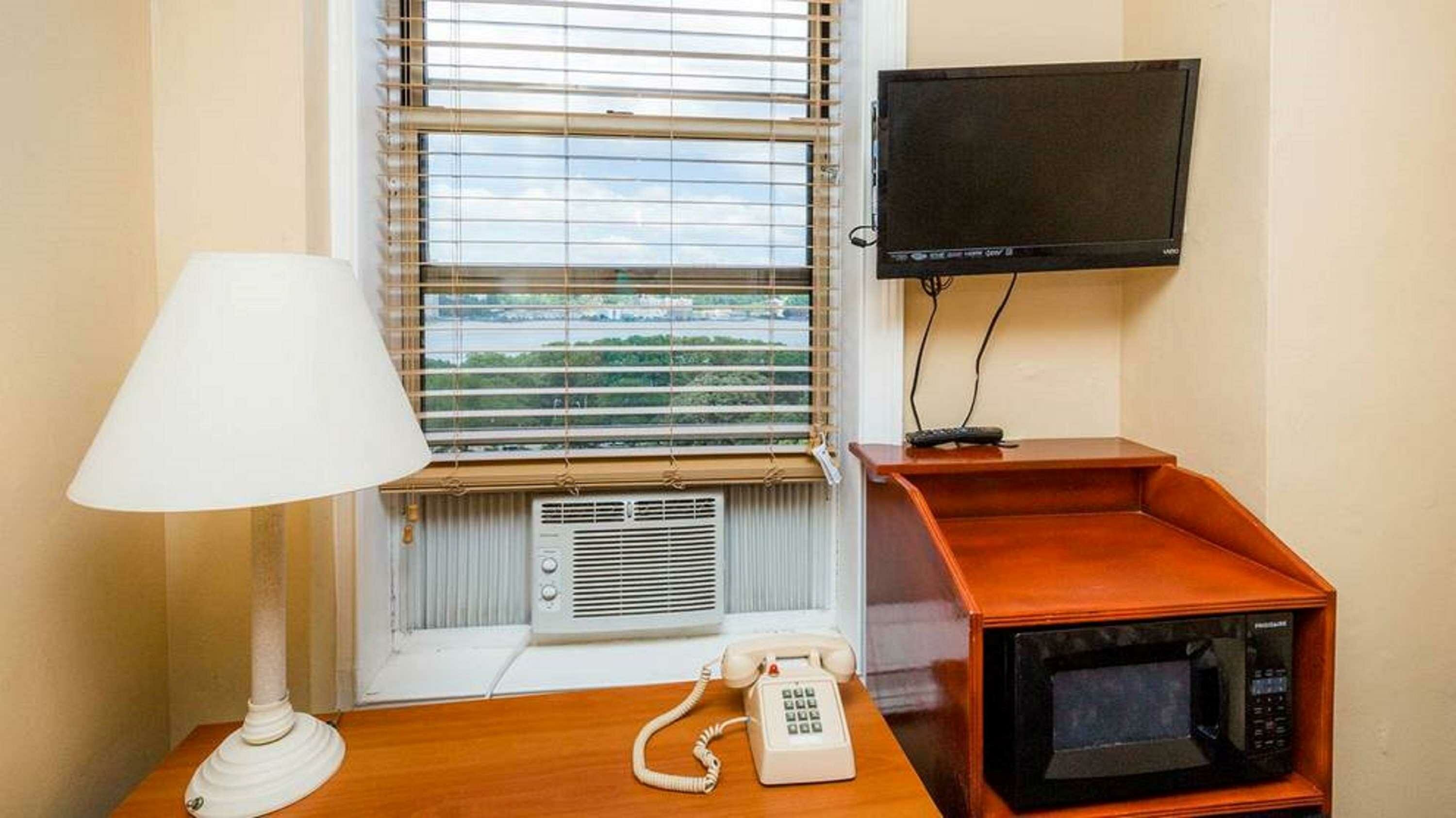 Фото Riverside Tower Hotel