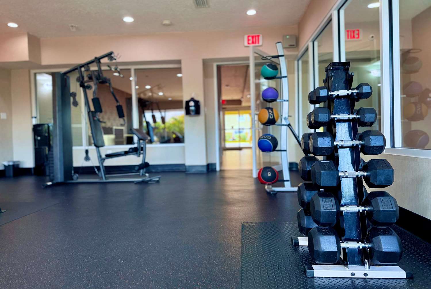 Фото La Quinta Inn & Suites by Wyndham Orlando Universal area