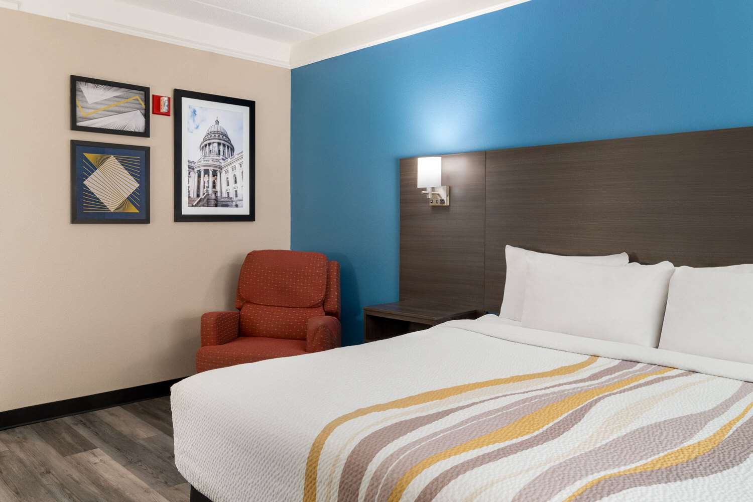 Фото La Quinta Inn & Suites by Wyndham Madison American Center