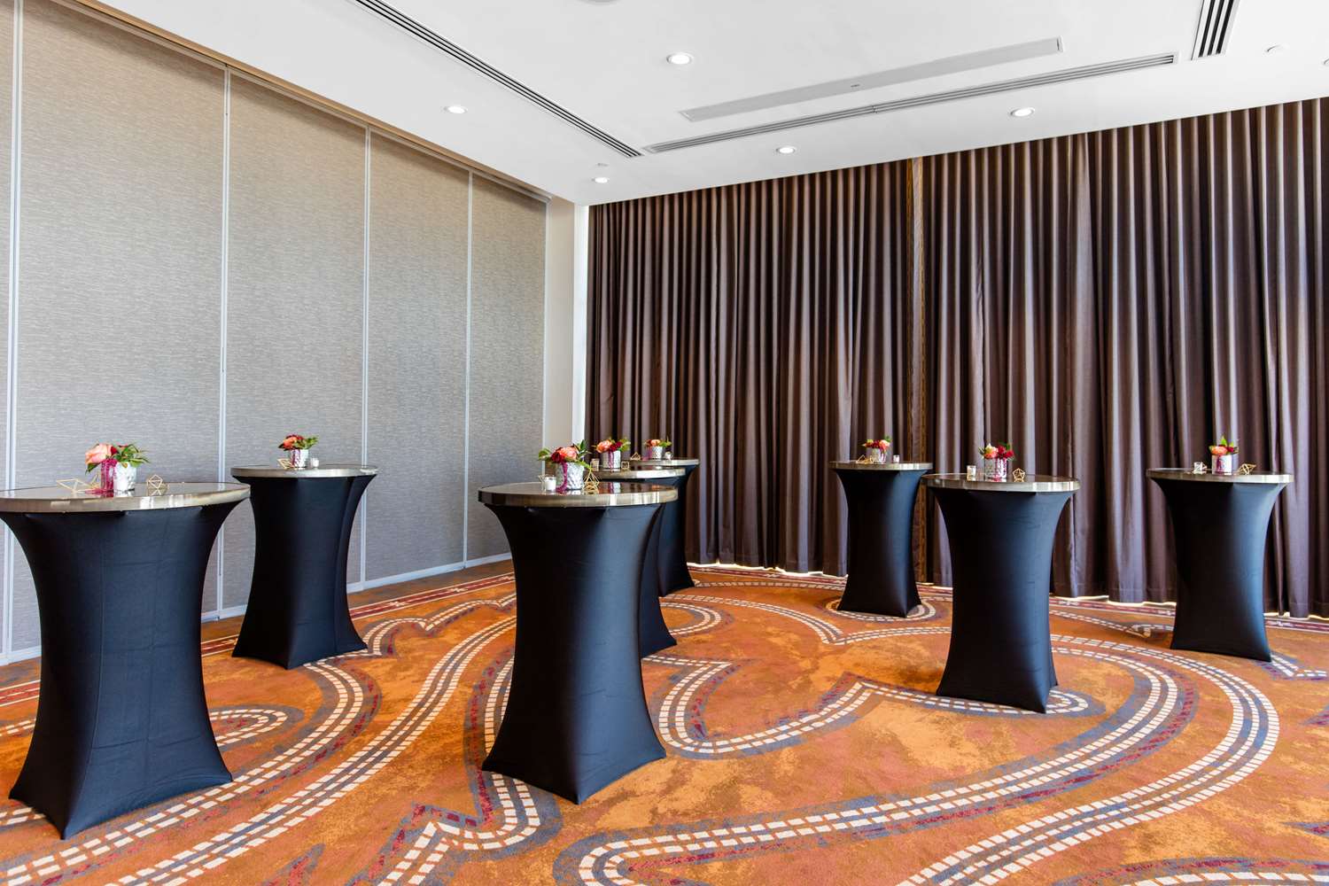 Фото Cambria Hotel Nashville Downtown