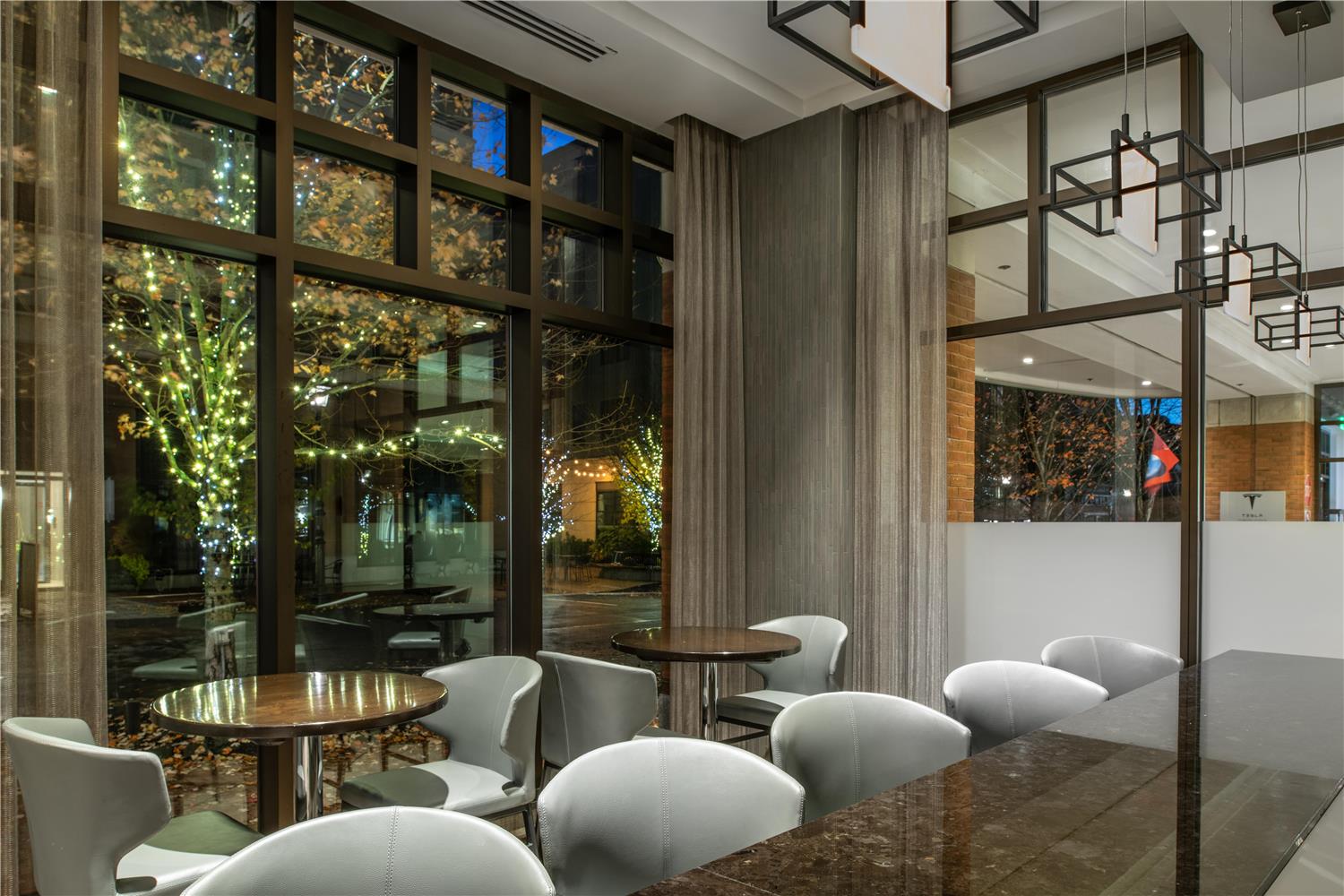 Фото Hampton Inn & Suites Portsmouth Downtown