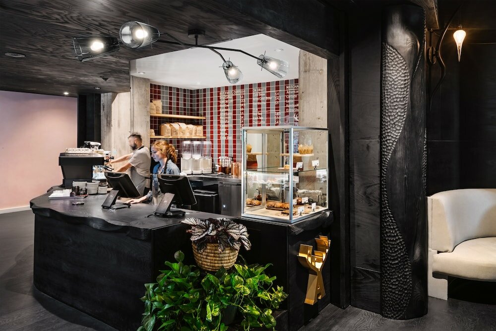 Фото The Line Austin