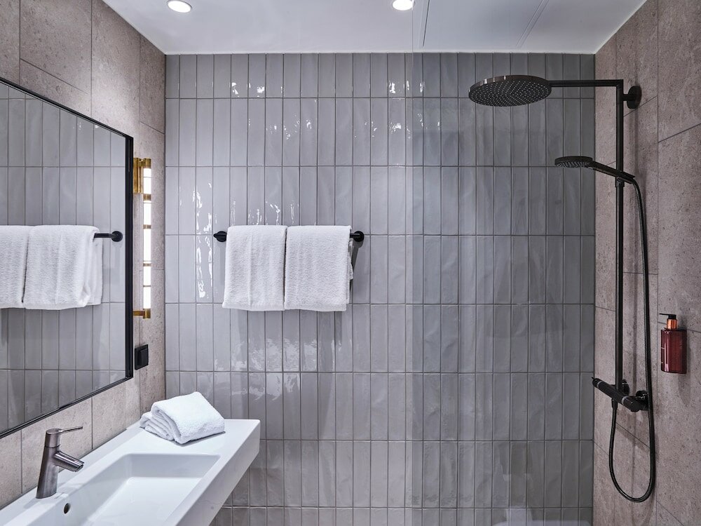 Фото Home Hotel Tapetfabriken