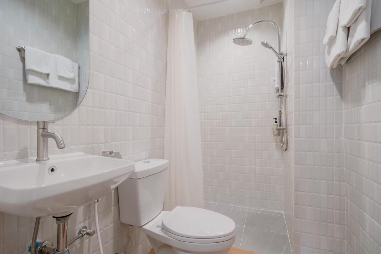 Фото Hotel Papa Bangkok Siriraj