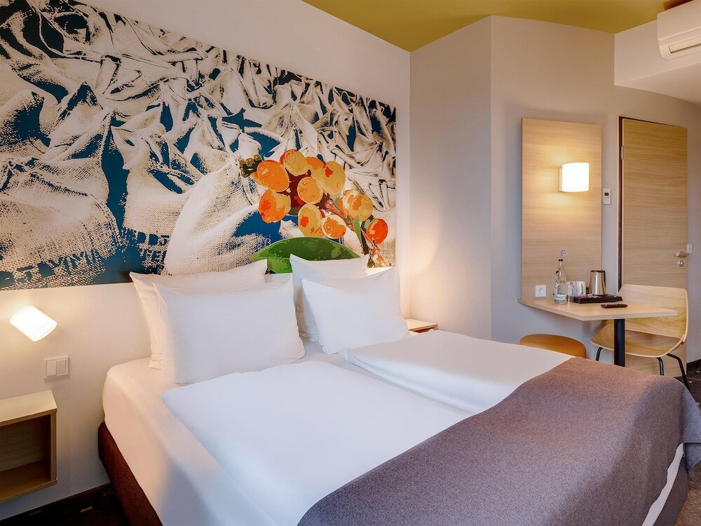 Фото B&b Hotel Bremen-Überseestadt