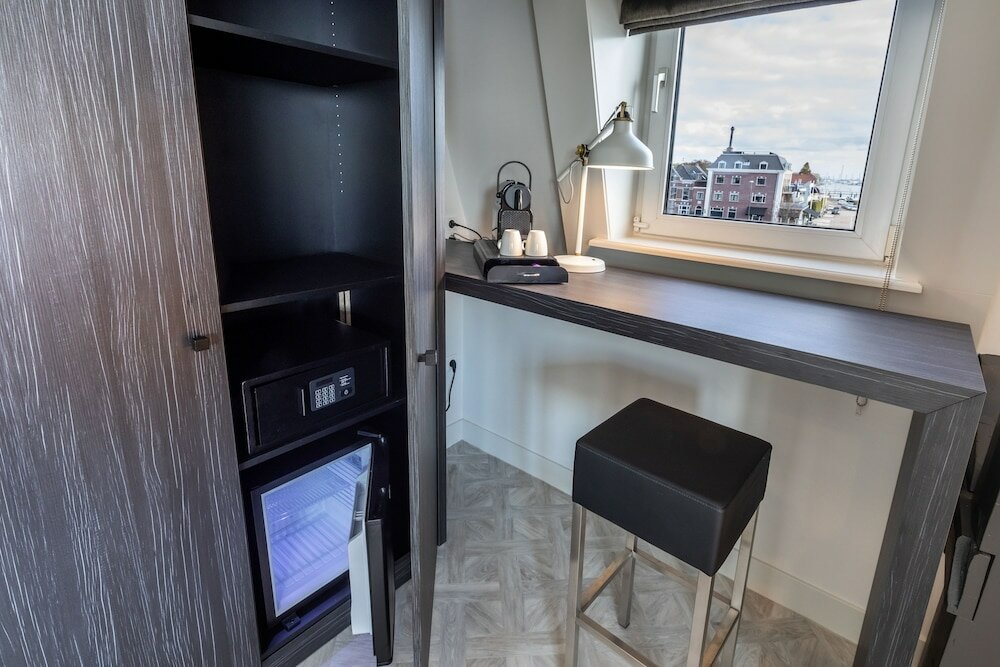 Фото Hotel Maassluis