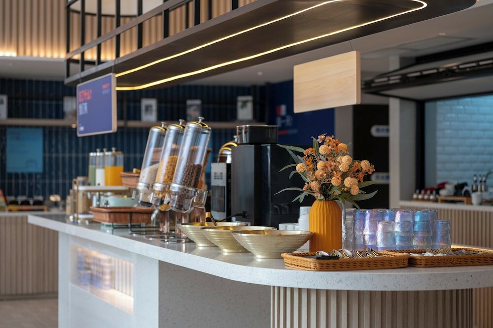 Фото Holiday Inn Express Shanghai Hongqiao Necc, an Ihg Hotel