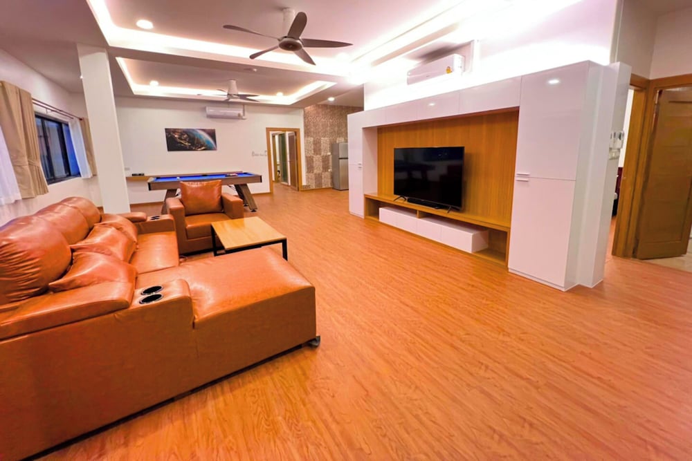 Фото The Lodge Pattaya