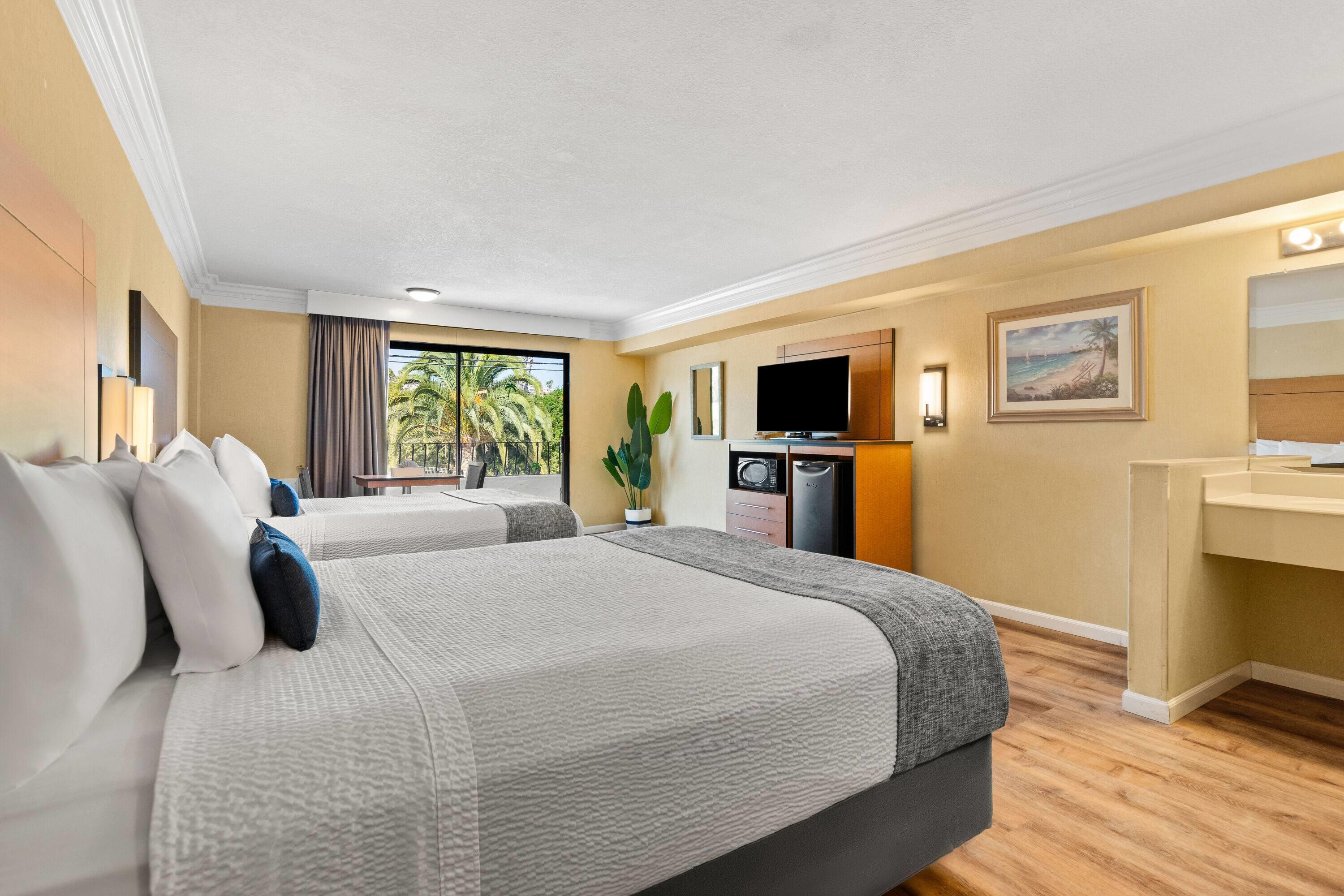 Фото Travelodge by Wyndham San Clemente Beach