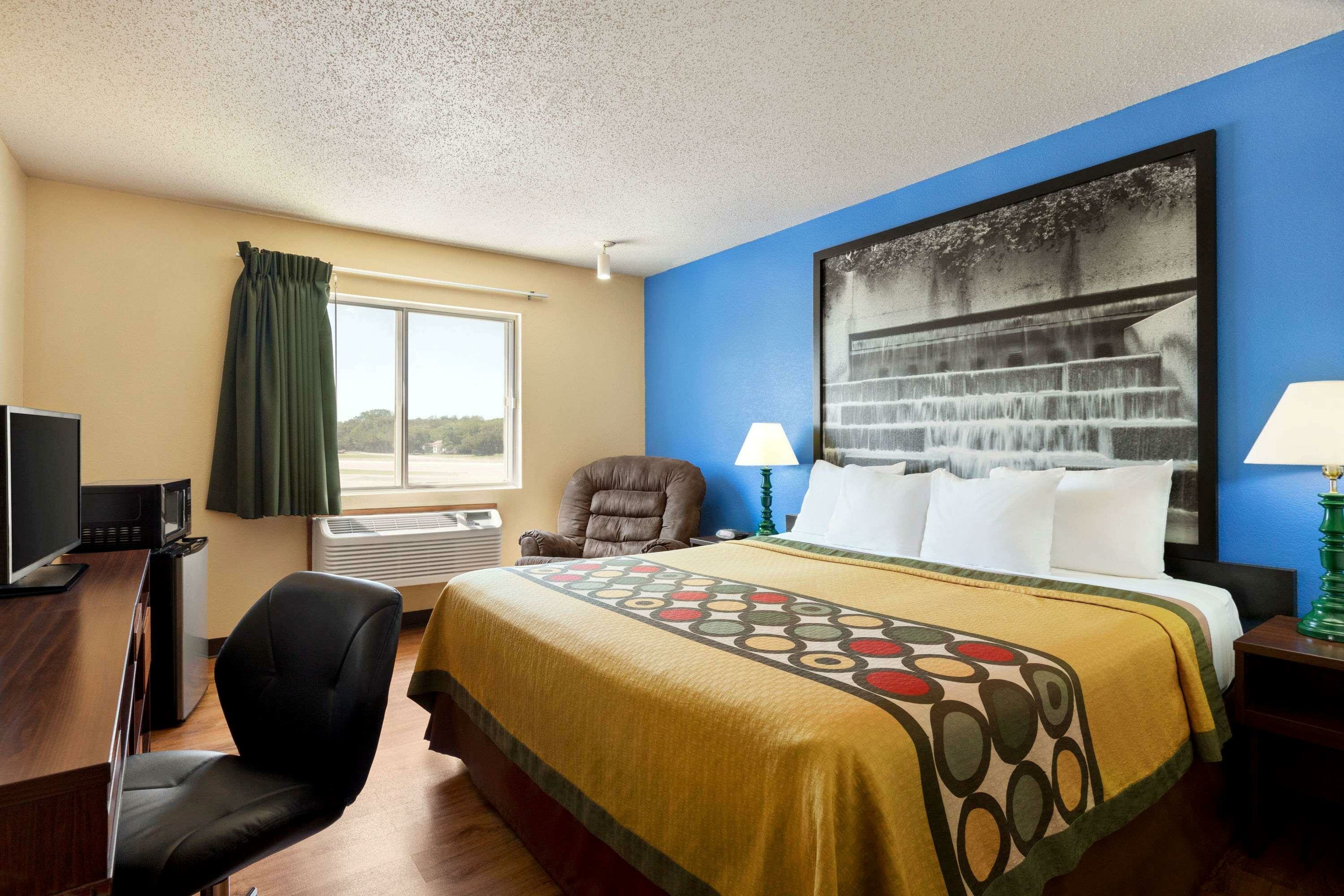 Фото Super 8 by Wyndham Waco University Area