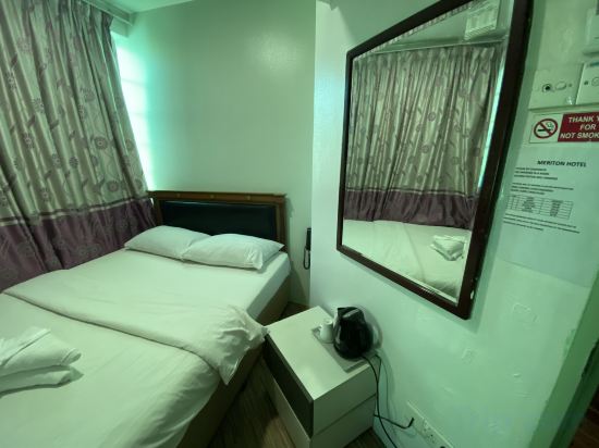 Фото Meriton Hotel