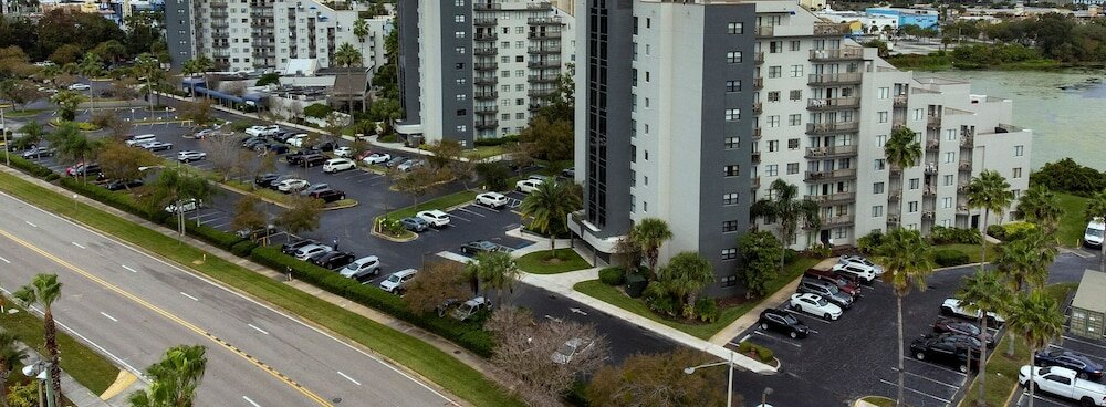 Фото Enclave Hotel & Suites Orlando, a staySky Hotel & Resort