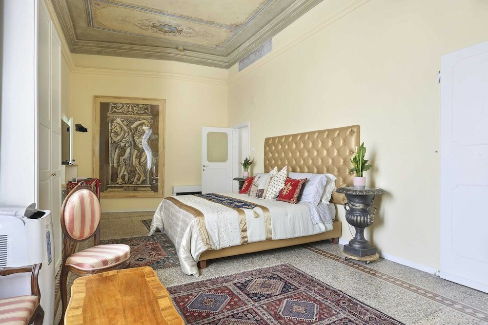 Фото Lullaby Suite Near Palazzo Vecchio and Piazza Signoria -hosted by Sweetstay