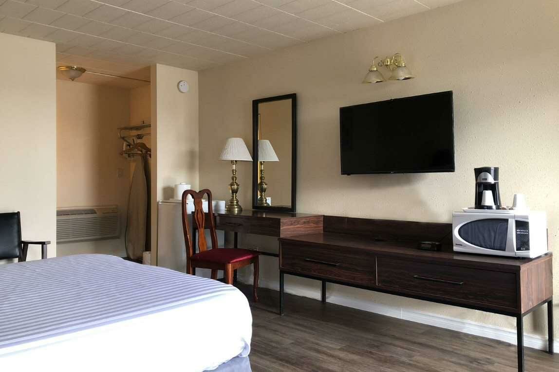 Фото Knights Inn Fort Erie