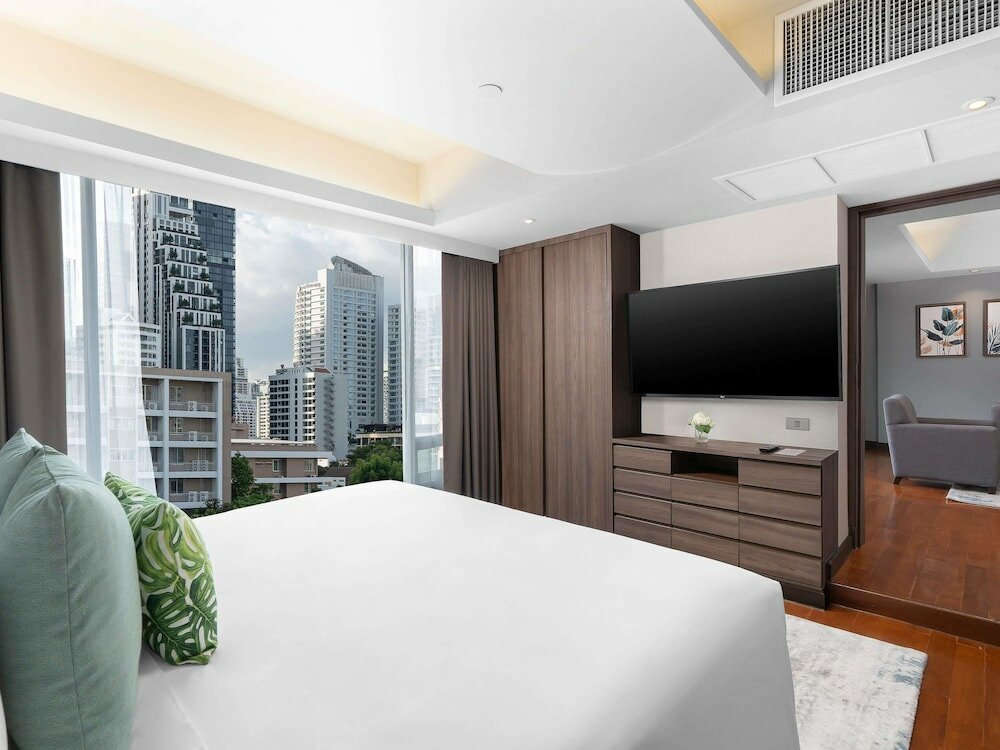 Фото Novotel Living Bangkok Sukhumvit Legacy
